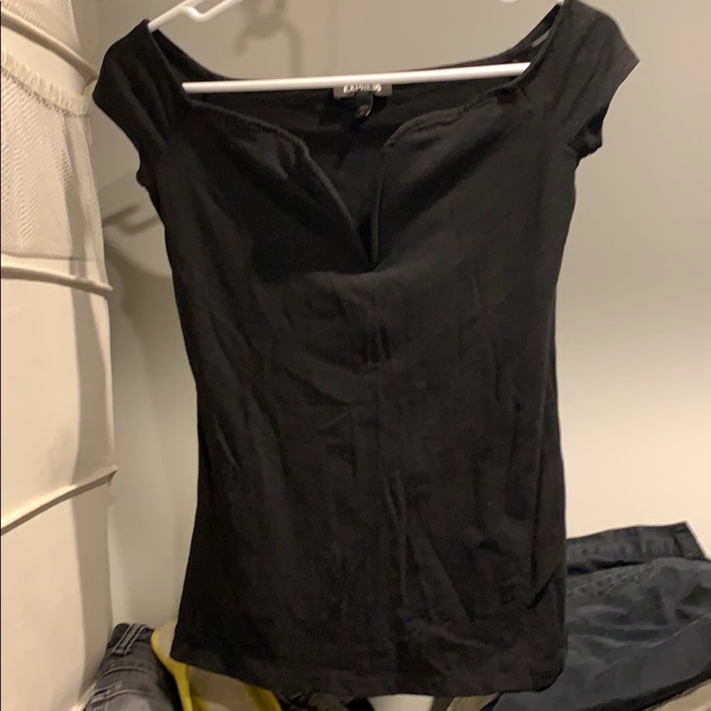 Cap sleeve deep v-neck